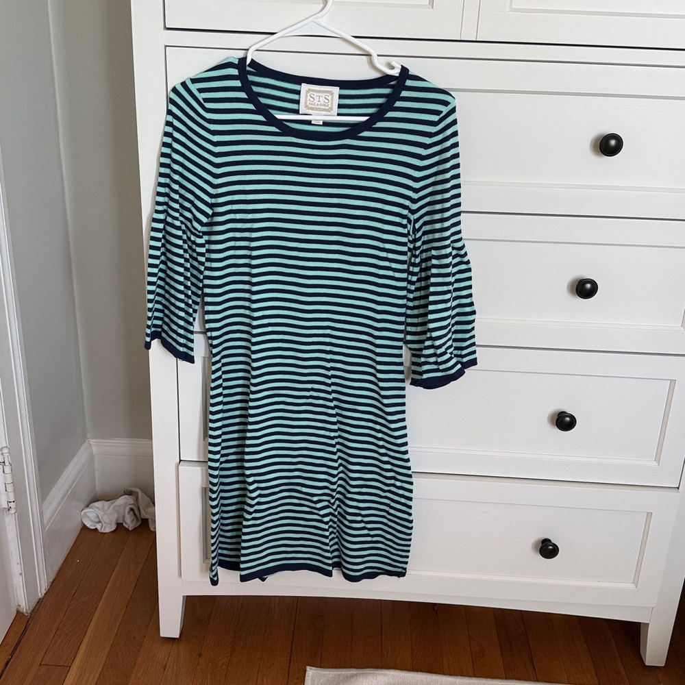 SAIL TO SABLE BELL SLEEVE SHIFT DRESS XS